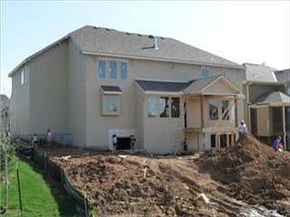 3rd image of 9428 W 162nd St