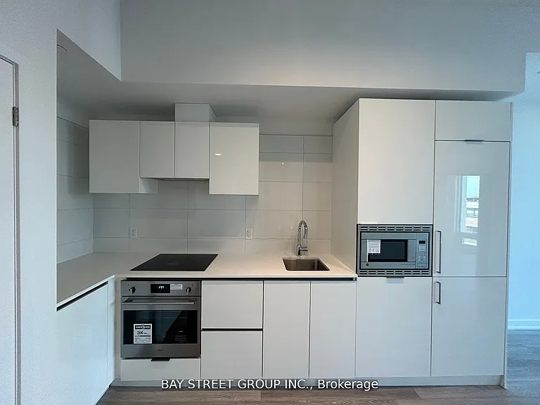 121 Saint Patrick St #1424 — Photo 4