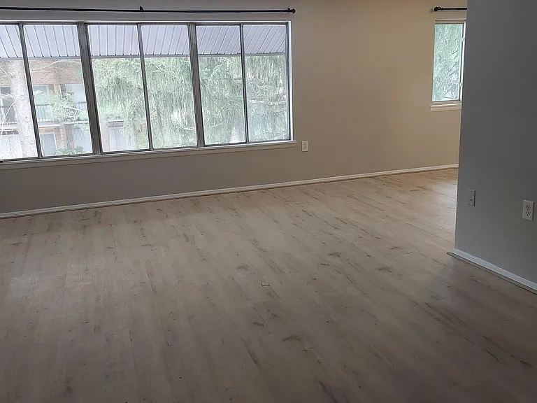 18622 Walkers Choice Rd #6 — Photo 7
