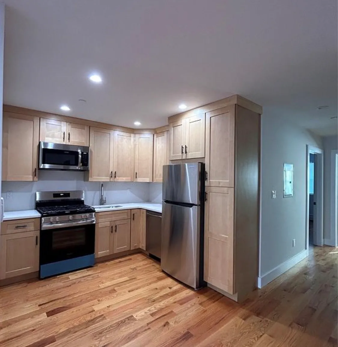 Menahan St, Ridgewood — Photo 1