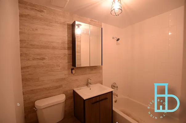 Rented by Miron Realty Group | media 37