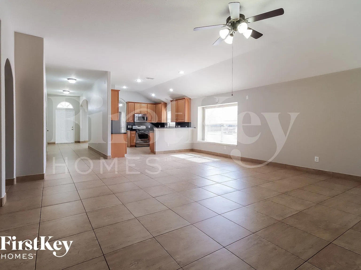 3 bed, 2.0 bath, 2078 sqft, $2,275 — Photo 2