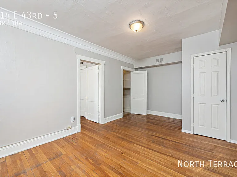 814 E 43rd St #5 — Photo 9
