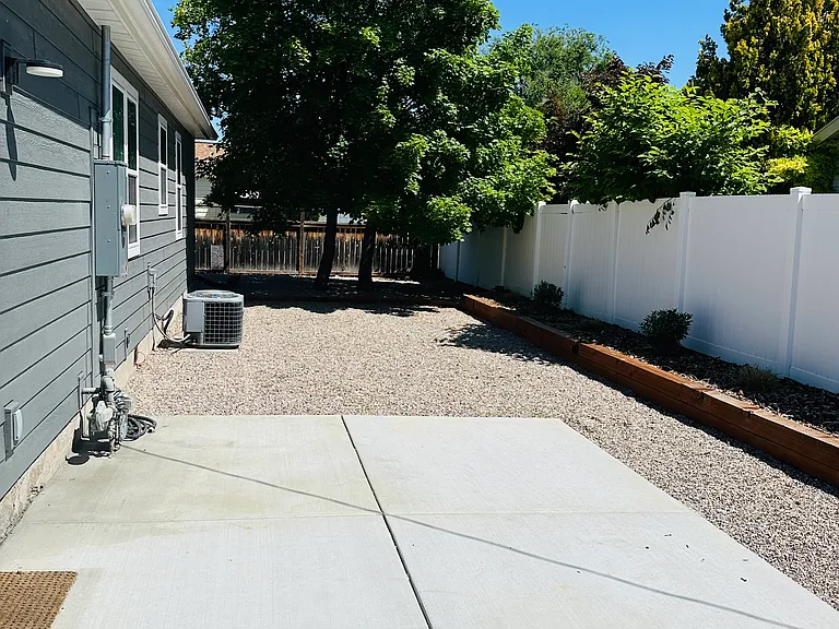 2161 S 200 E — Photo 12