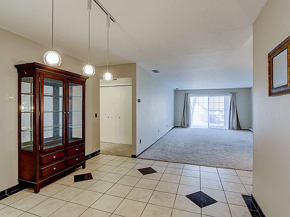 3rd image of 65 Golf Course Rd Unit D
