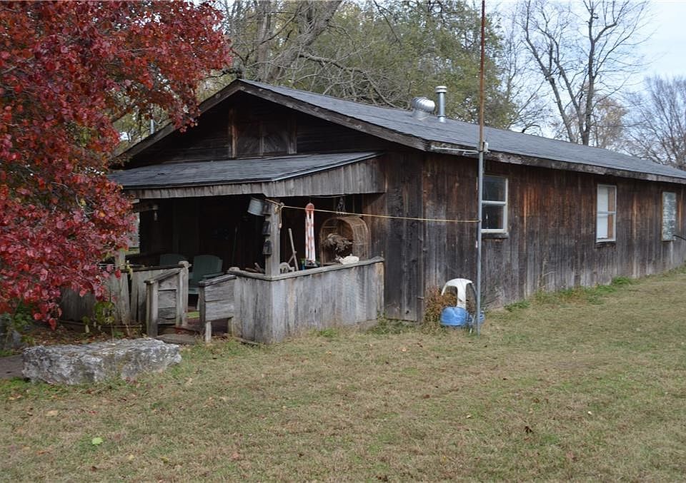1st image of 420 4th Ave NE