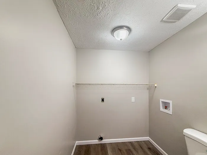 425 Hawkins Ave — Photo 8