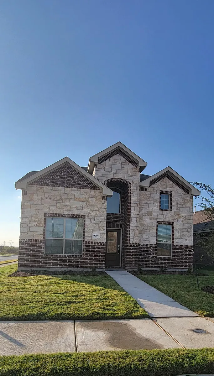 Building Photo - 9901 Diamondhead Dr