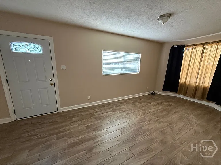 524 Jackson Blvd — Photo 4