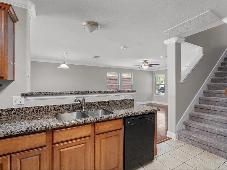 3417 Savage Springs Dr — Photo 12