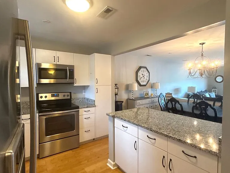 9817 Emerald Point Dr #8 — Photo 4