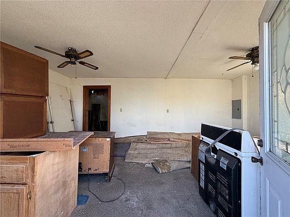 3rd image of 801 E Park St