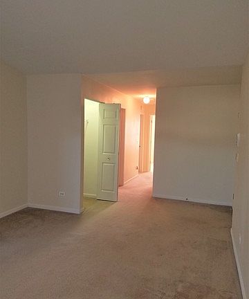 4th image of 1202 N Red Oak Cir Unit 3