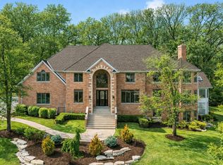 25676 N Canyon Creek Ct, Barrington, IL 60010