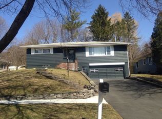 321 Barrington Rd, Syracuse, NY 13214