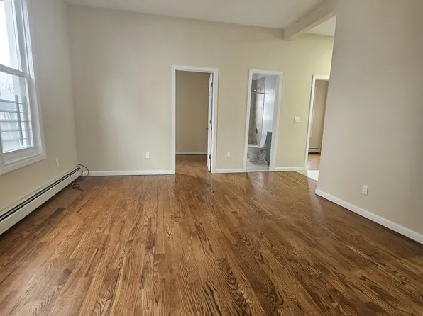 460 S 6th Ave APT 1, Mount Vernon, NY 10550