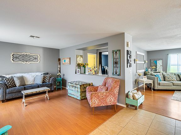 5th image of 15803 W Caribbean Ln