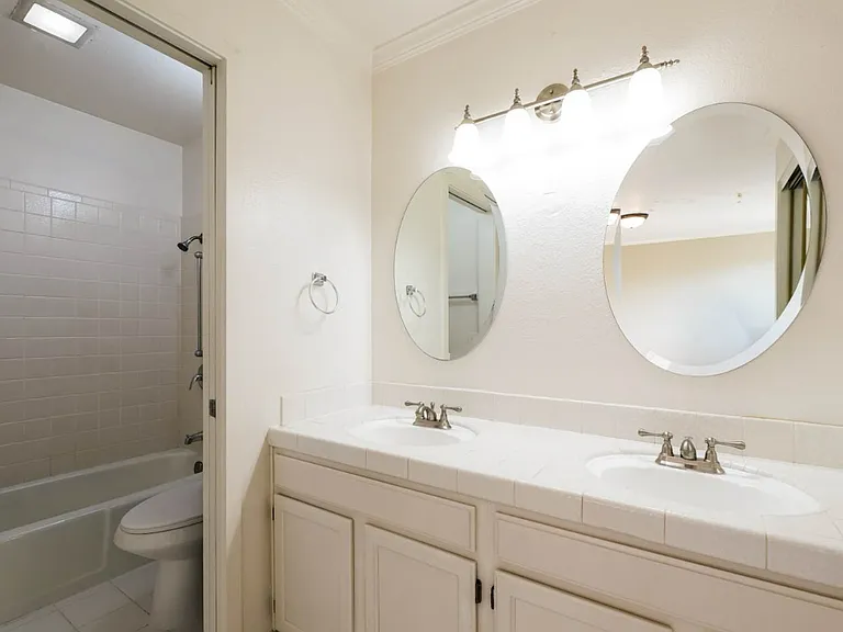 2824 Tiffany West Way — Photo 2