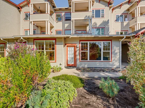 903 Mountain Meadows Cir, Ashland, OR 97520