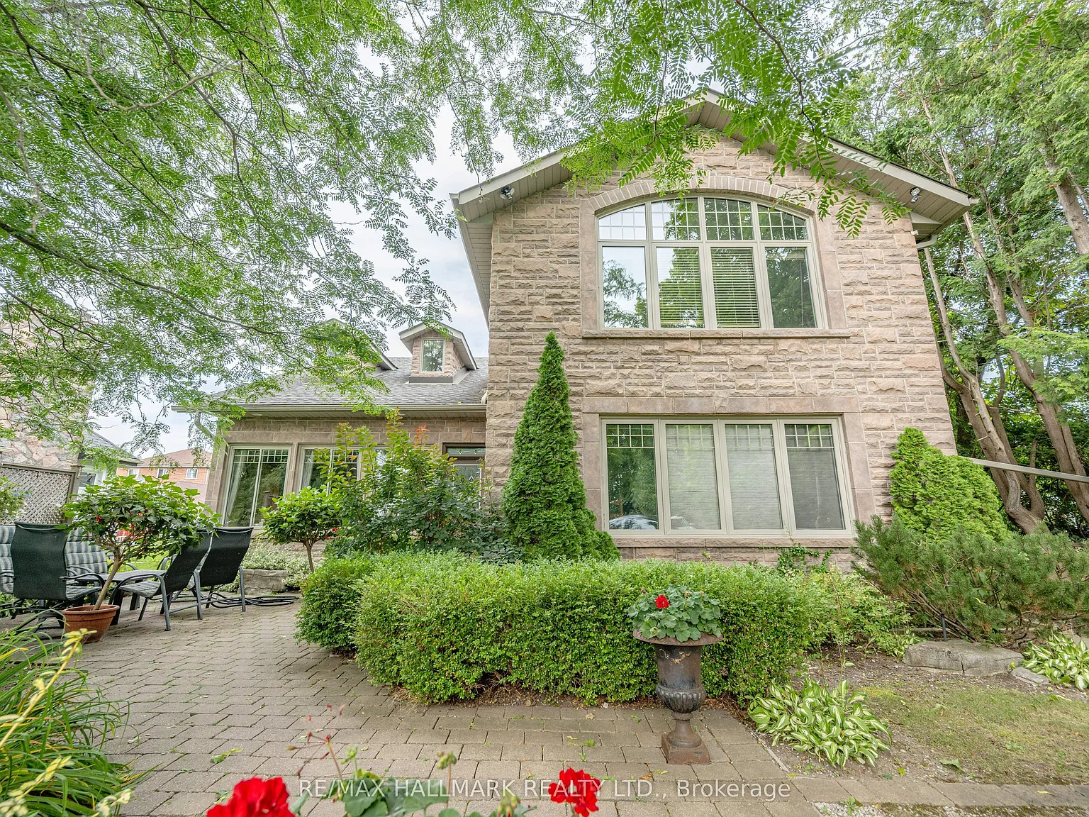 4 bed, $5,000 — Photo 1