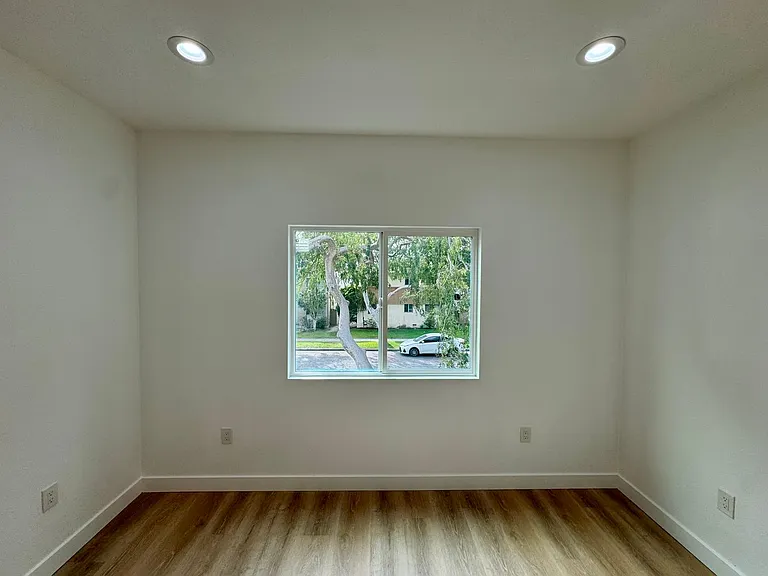 2264 San Anseline Ave #7 — Photo 8