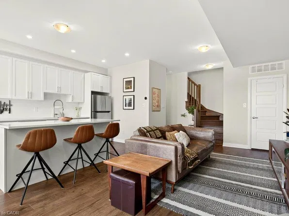 12 Blanshard St #311, Hamilton, ON L8P 0C7