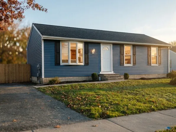 8 Midland Dr, Newark, DE 19713