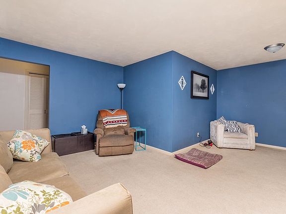 3rd image of 53581 Woodard Ct