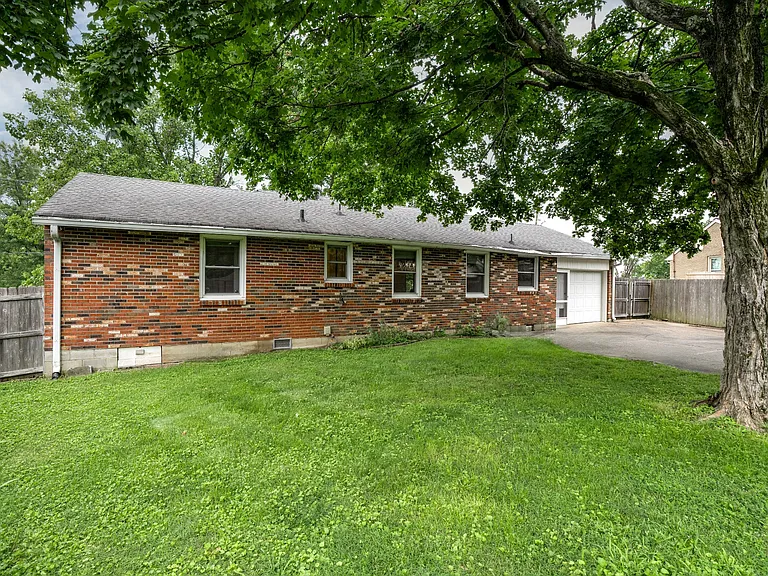 844 Rose Park Dr — Photo 27