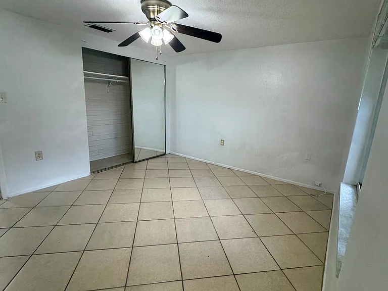 7725 Bloomfield Dr — Photo 12