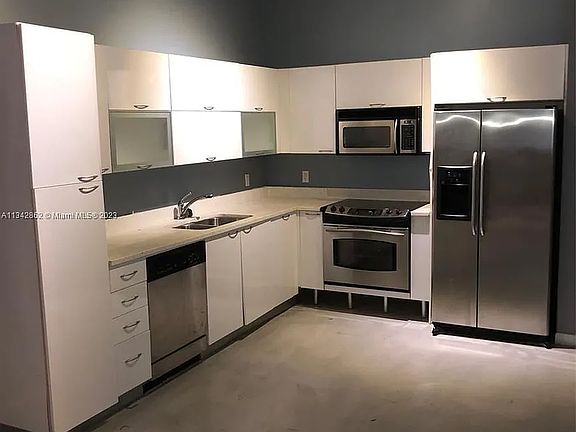 3rd image of 234 NE 3rd St APT 504