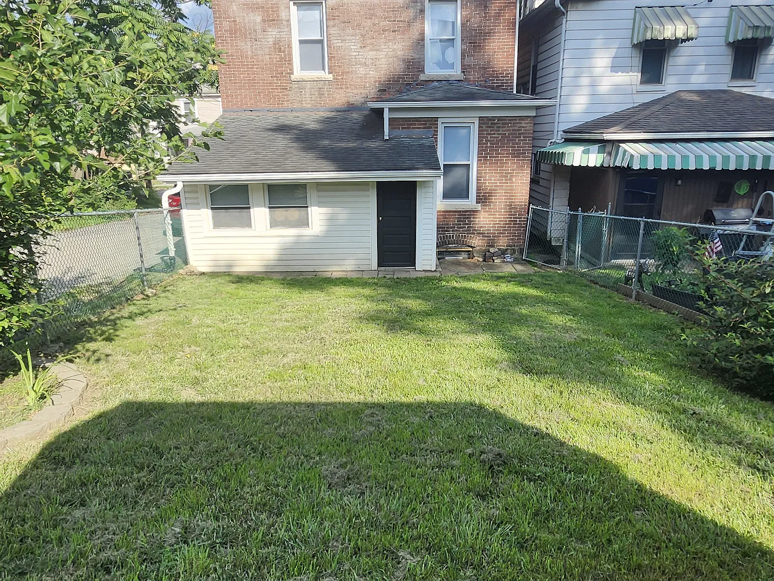 3 bed, $1,175 — Photo 2