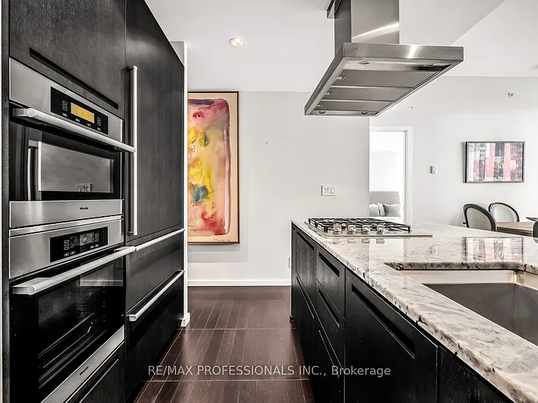 180 University Ave #2403 — Photo 11