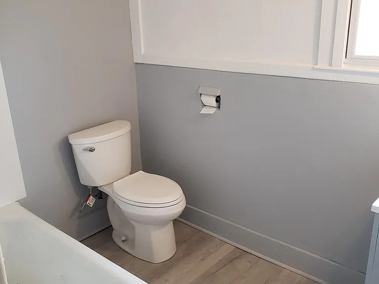 12 Hoosac St — Photo 4