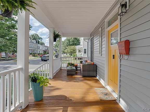 4th image of 3023 Barton Ave