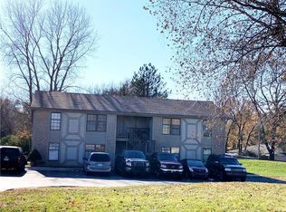 909 S Edgebrook Ln APT D, Olathe, KS 66061