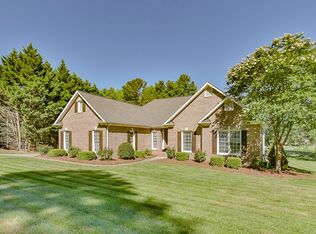 2012 Caernarfon Ln, Matthews, NC 28104