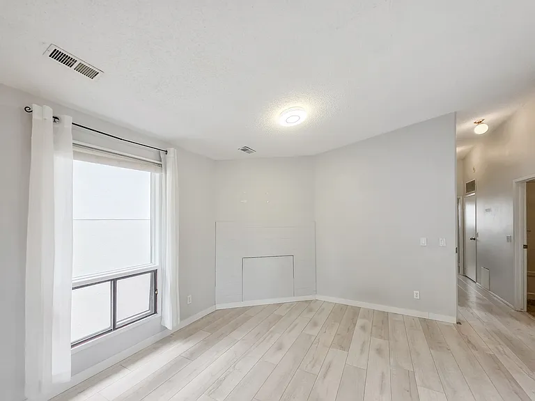 4534B Stanley Rd SW — Photo 2