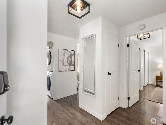 4th image of 17203 NE 45th Street #46