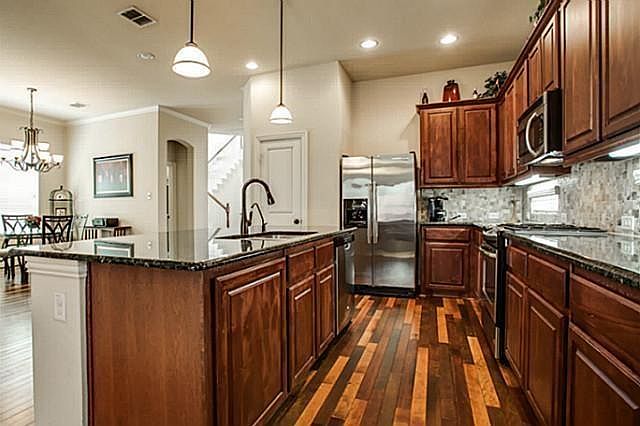 1st image of 420 Plumwood Way