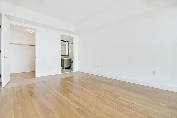 Rented by EXR | media 4