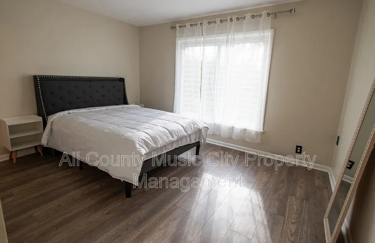 129 Hermitage Woods Dr — Photo 11