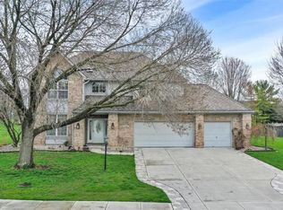 8598 E Lantern Farms Dr, Fishers, IN 46038