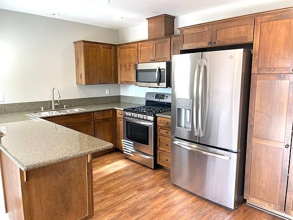 4th image of 3606 State St #3