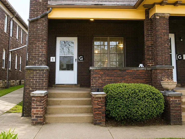 1631 Shady Ave #1 — Photo 2