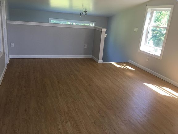 Living towards stairs (entry)