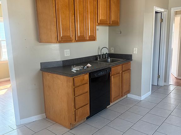 4th image of 112 Metcalf St Floor 2