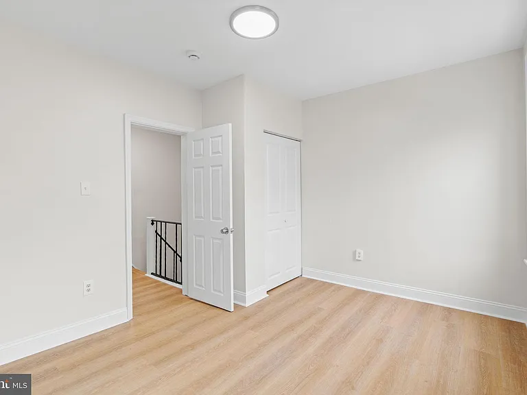 2151 E Stella St — Photo 28