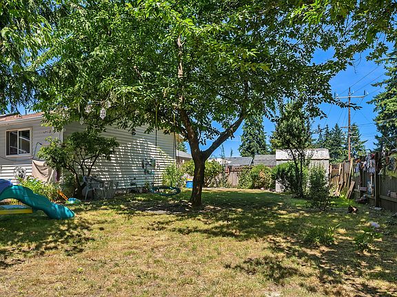2nd image of 1726 70th Pl SE