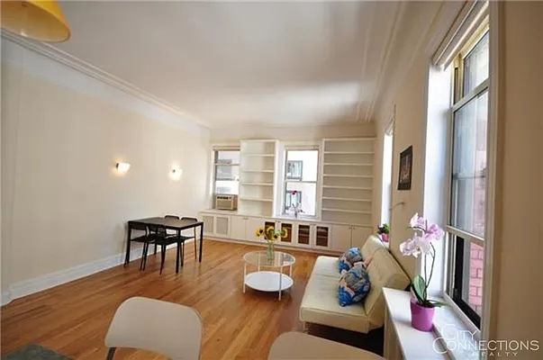 Rented by City Connections Realty | media 18